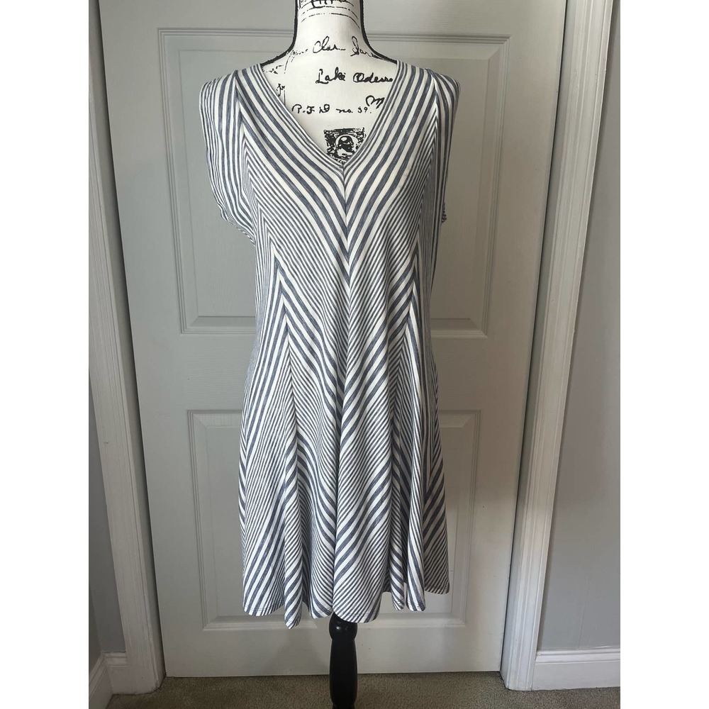 Max Studio Casual sleeveless dress Blue size Medium NWT